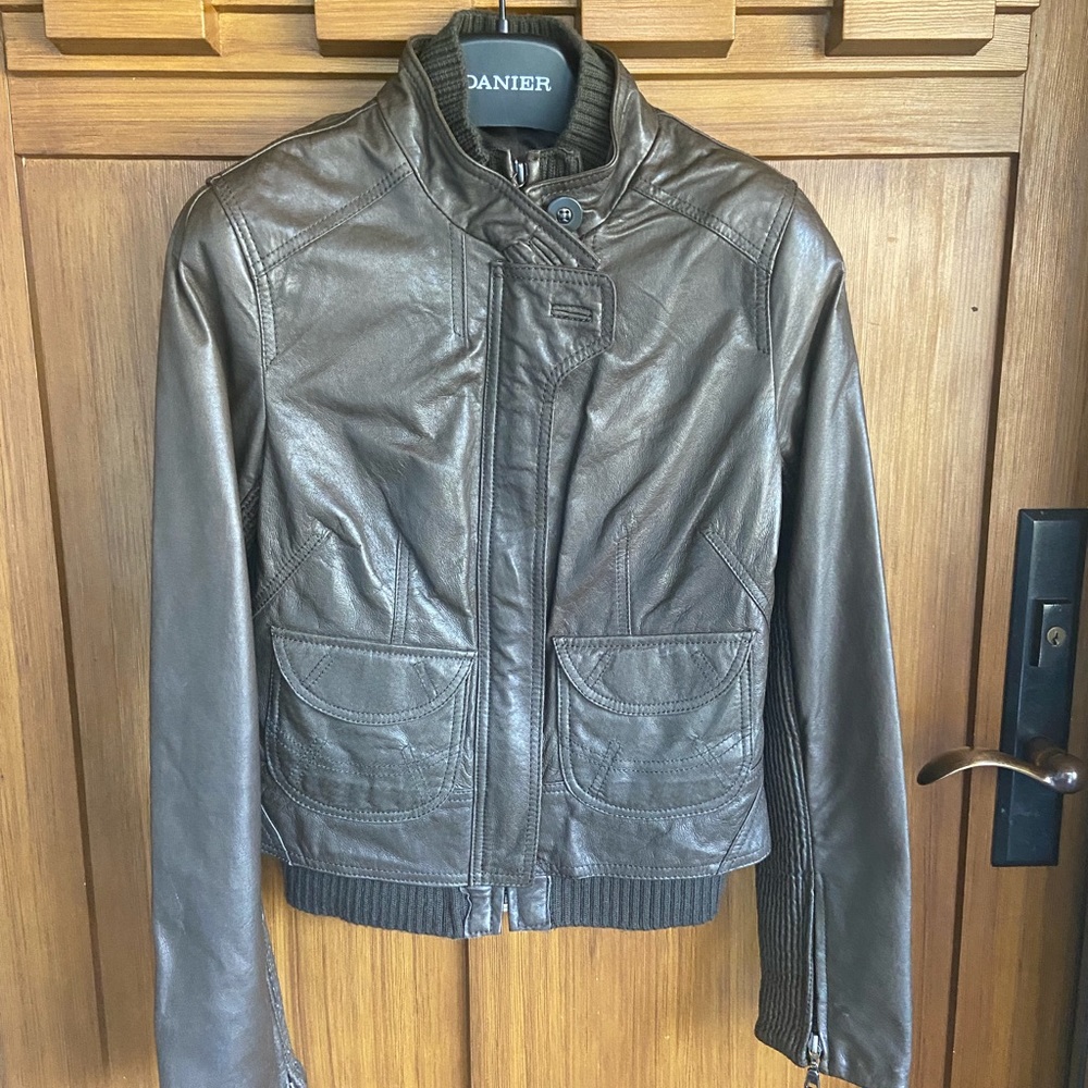 DANIER Leather Jacket 2XS. Like New. Forest Green